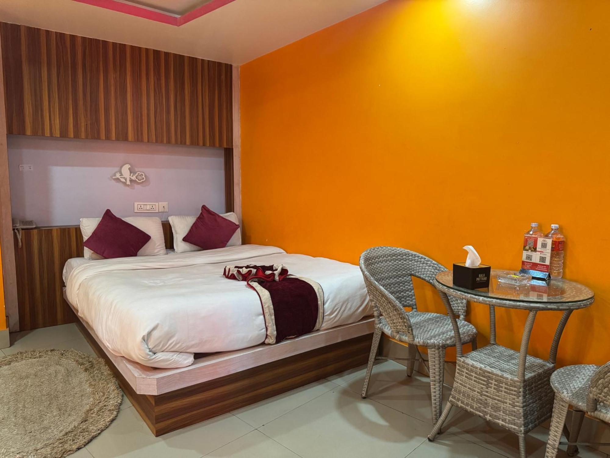 קטמנדו Om Tandoori Hotel מראה חיצוני תמונה